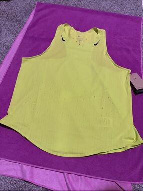 💚 Nike Women’s Bright Neon Green Racerback Athletic Tank Top with Black Swooshes